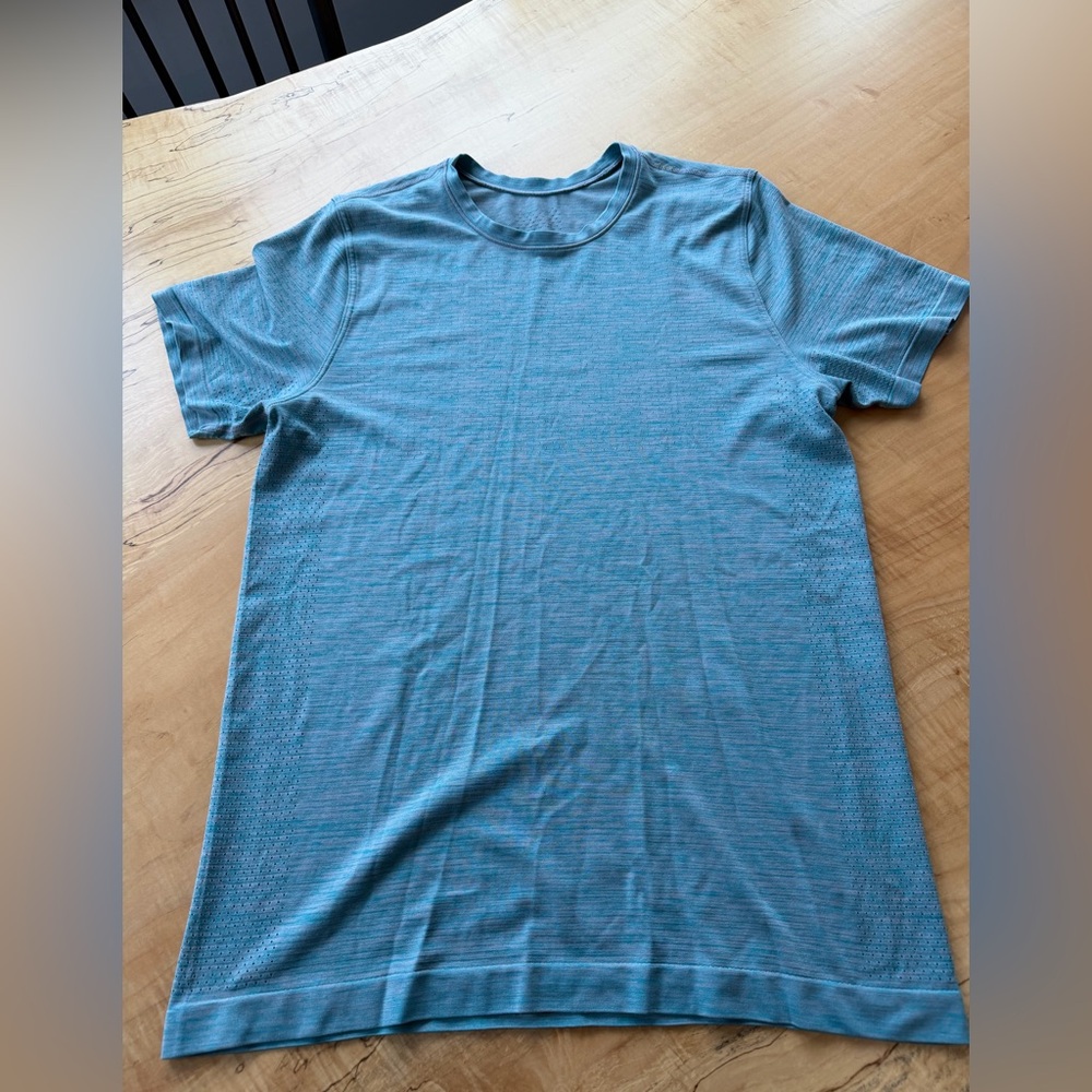 Lululemon Men’s Metal Vent Tech Short sleeve top - Medium